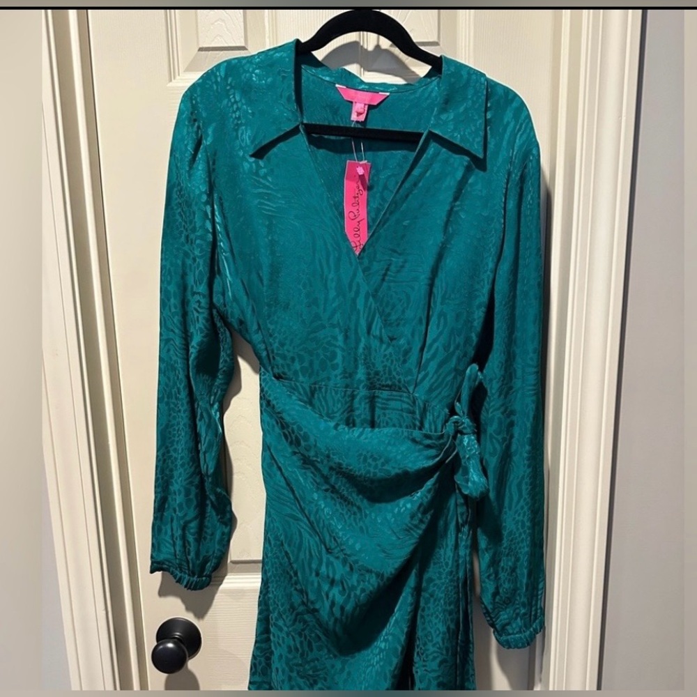 Lilly Pulitzer NICOLINA LONG SLEEVE WRAP DRESS
NWT - Picture 3 of 13